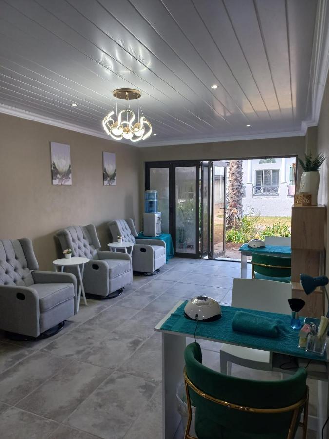 St Eve Lodge & Spa Bloemfontein Exteriör bild