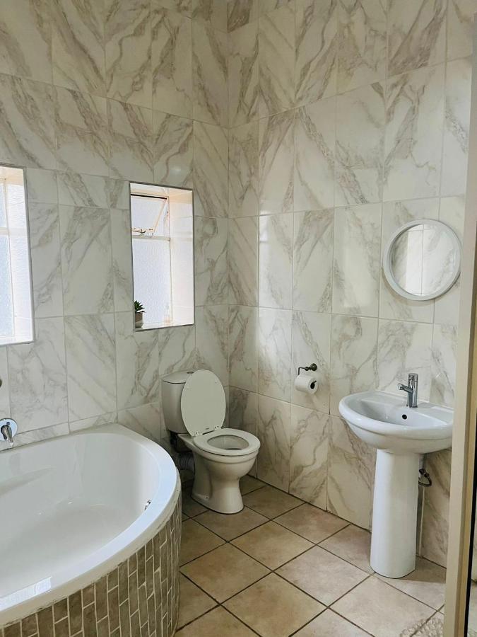 St Eve Lodge & Spa Bloemfontein Exteriör bild
